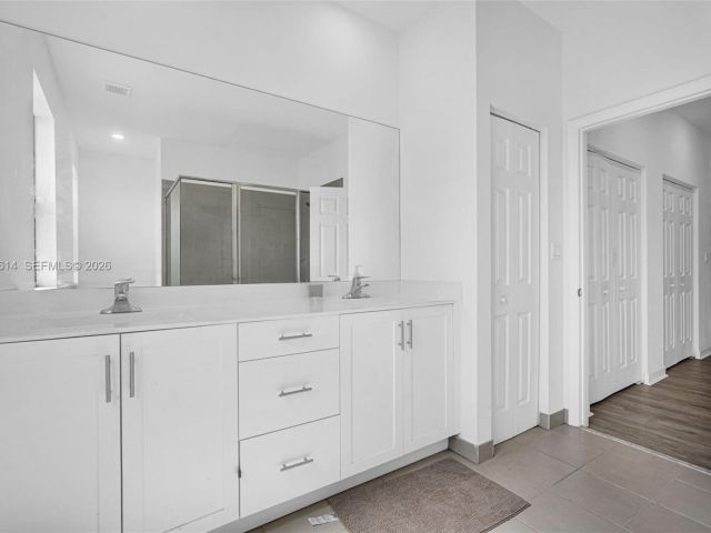 Продажа дома по адресу 1901 SW 5th Ct - фото 7482613