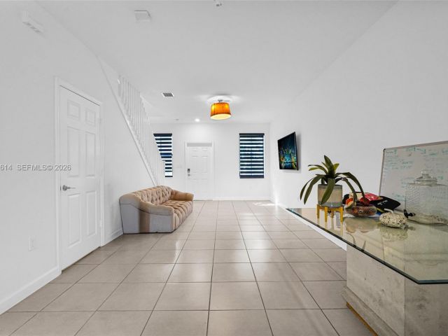 Продажа дома по адресу 1901 SW 5th Ct - фото 7482625