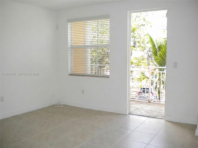 Продажа дома по адресу 1308 SW 3rd Ct - фото 7482452