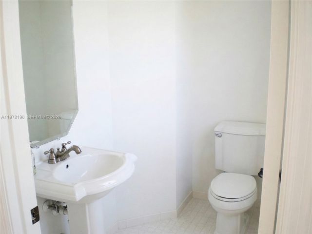 Продажа дома по адресу 1308 SW 3rd Ct - фото 7482454