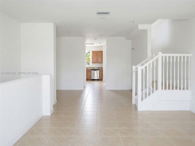 Продажа дома по адресу 1308 SW 3rd Ct - фото 7482460