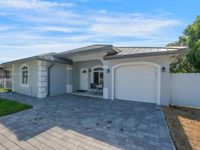 Дом в аренду по адресу 20560 NW 17th Ave - фото 7479552