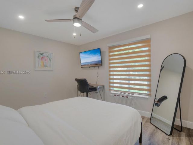 Дом в аренду по адресу 20560 NW 17th Ave - фото 7479556