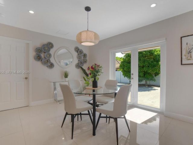 Дом в аренду по адресу 20560 NW 17th Ave - фото 7479559