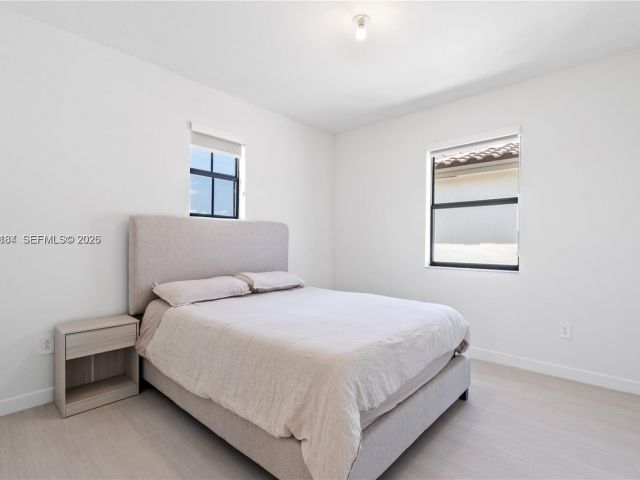 Дом в аренду по адресу 11932 SW 241st Ter 11932 - фото 7458963