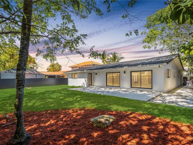 Продажа дома по адресу 11660 Canal Dr - фото 7525577