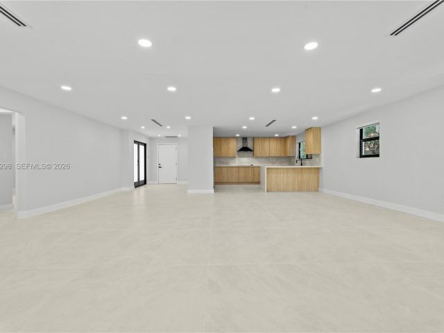 Продажа дома по адресу 11660 Canal Dr - фото 7525580