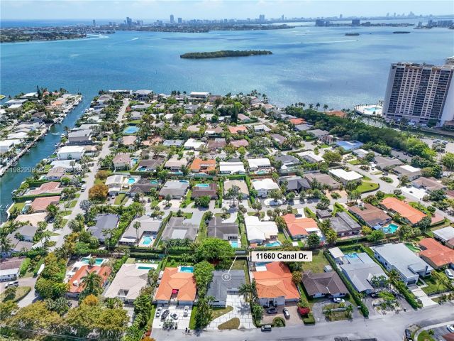 Продажа дома по адресу 11660 Canal Dr - фото 7525594