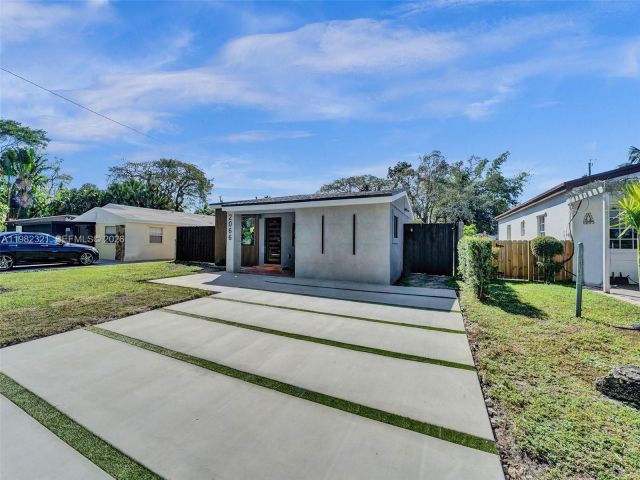 Дом в аренду по адресу 2066 NE 174th St . - фото 7480795