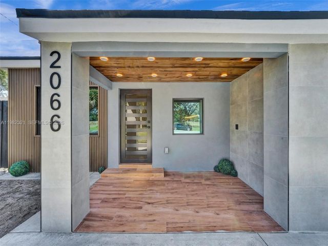 Дом в аренду по адресу 2066 NE 174th St . - фото 7480798