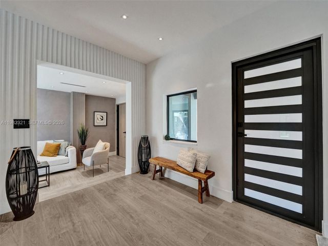 Дом в аренду по адресу 2066 NE 174th St . - фото 7480804