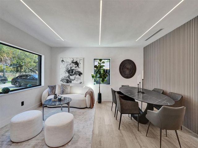 Дом в аренду по адресу 2066 NE 174th St . - фото 7480809