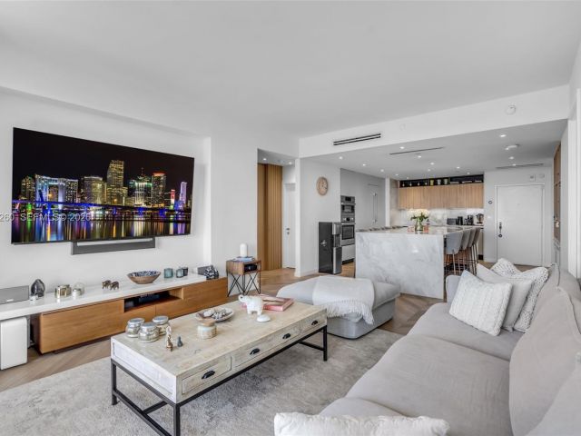 Продажа квартиры #1035 - фото 7491720