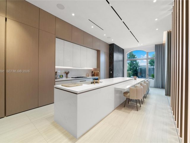 Продажа дома по адресу 1522 Island Blvd - фото 7476308