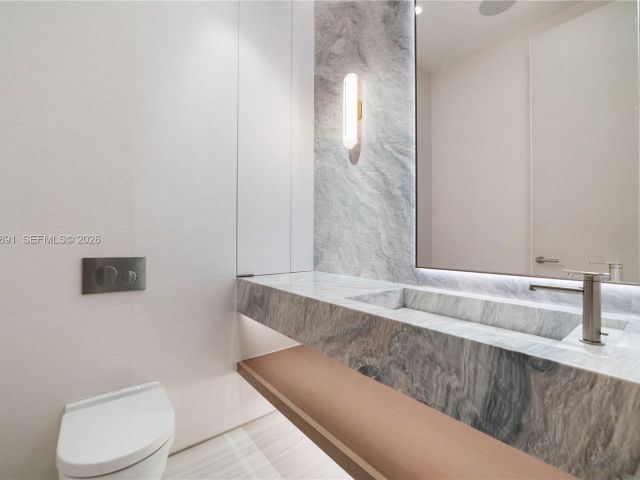 Продажа дома по адресу 1522 Island Blvd - фото 7476314