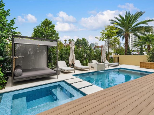 Продажа дома по адресу 1522 Island Blvd - фото 7476316