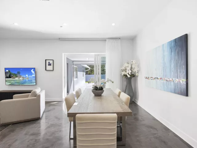 Продажа дома по адресу 930 NW 4th Court - фото 8895175