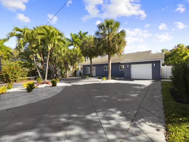 Продажа дома по адресу 930 NW 4th Court - фото 8895165