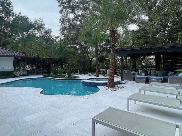 Продажа дома по адресу 8801 SW 124th St - фото 7525383