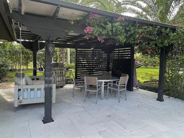 Продажа дома по адресу 8801 SW 124th St - фото 7525395