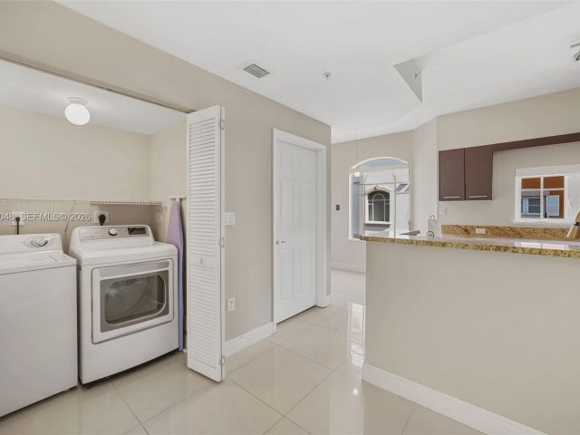 Дом в аренду по адресу 2729 NE 184th Ln 2729 - фото 7476349