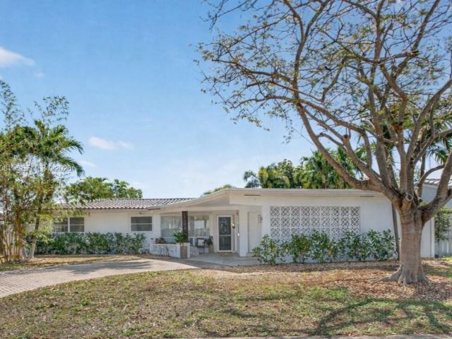 Продажа дома по адресу 2136 NE 56th Pl - фото 7481887