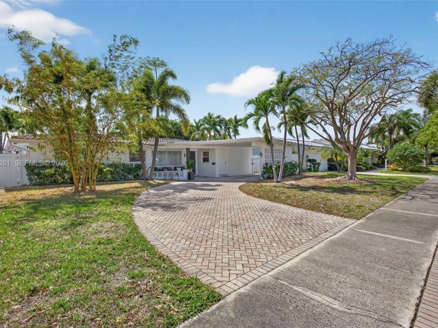 Продажа дома по адресу 2136 NE 56th Pl - фото 7481888