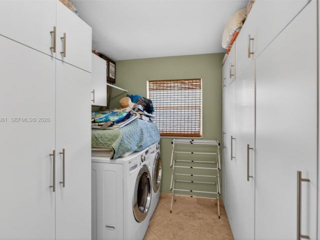 Продажа дома по адресу 2136 NE 56th Pl - фото 7481901