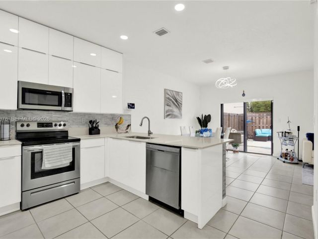 Продажа дома по адресу 23461 SW 129th Pl 23461 - фото 7458994