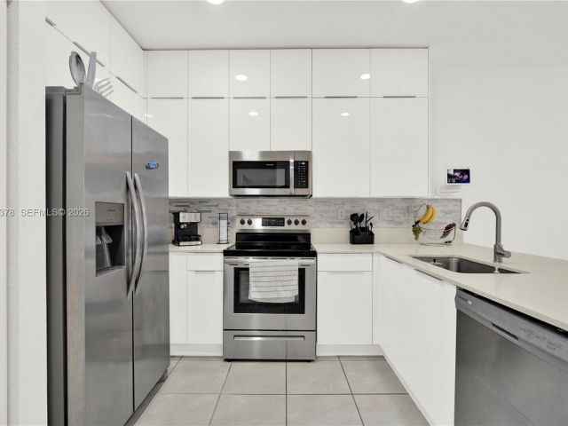 Продажа дома по адресу 23461 SW 129th Pl 23461 - фото 7458995