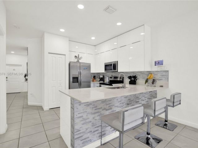 Продажа дома по адресу 23461 SW 129th Pl 23461 - фото 7458996