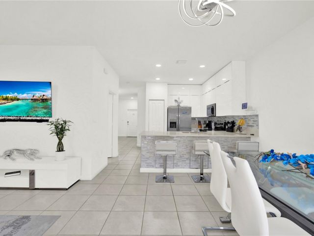 Продажа дома по адресу 23461 SW 129th Pl 23461 - фото 7458999