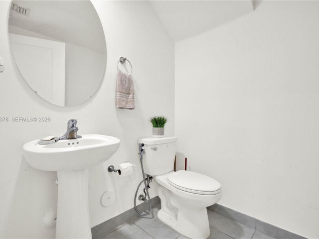 Продажа дома по адресу 23461 SW 129th Pl 23461 - фото 7459001