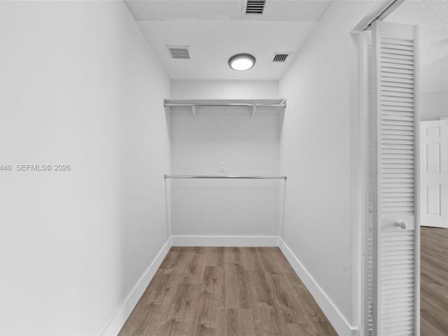 Продажа дома по адресу 8050 SW 157th Pl - фото 7532305