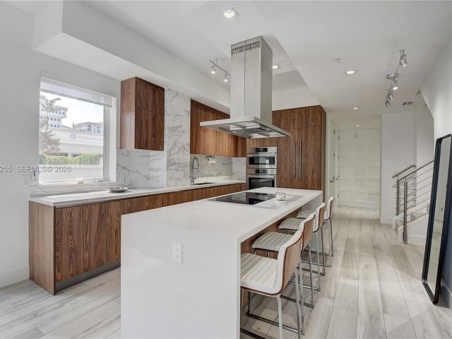 Дом в аренду по адресу 155 E Boca Raton Rd TH1 - фото 7453222