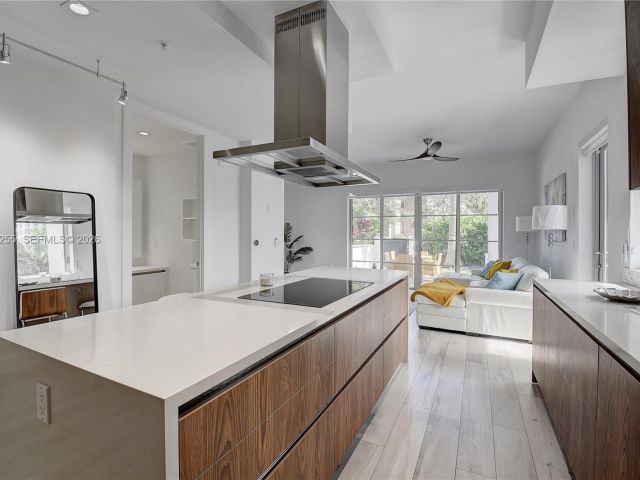 Дом в аренду по адресу 155 E Boca Raton Rd TH1 - фото 7453224