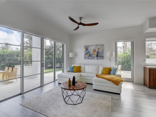 Дом в аренду по адресу 155 E Boca Raton Rd TH1 - фото 7453228