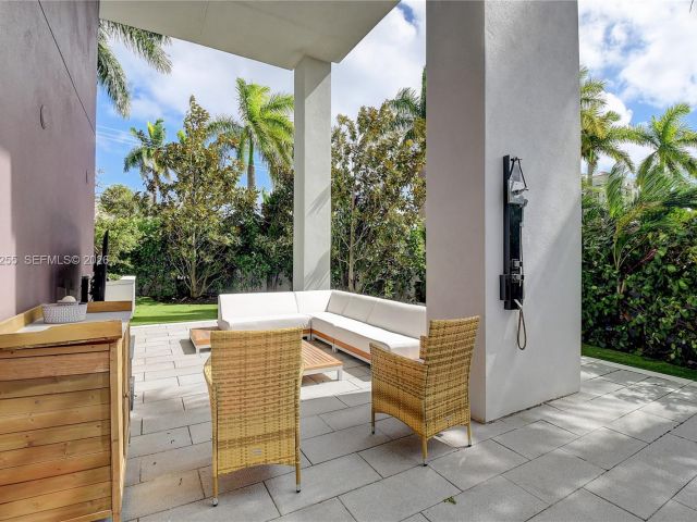 Дом в аренду по адресу 155 E Boca Raton Rd TH1 - фото 7453231