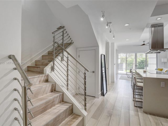 Дом в аренду по адресу 155 E Boca Raton Rd TH1 - фото 7453232