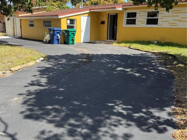 Дом в аренду по адресу 18811 NW 24th Ave 0 - фото 7479852