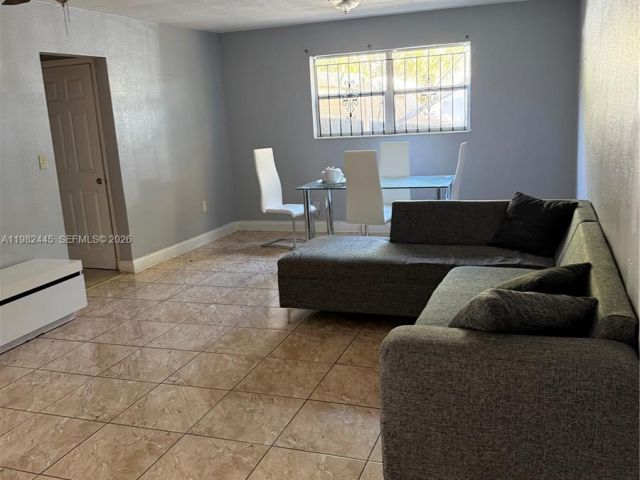 Дом в аренду по адресу 18811 NW 24th Ave 0 - фото 7479855