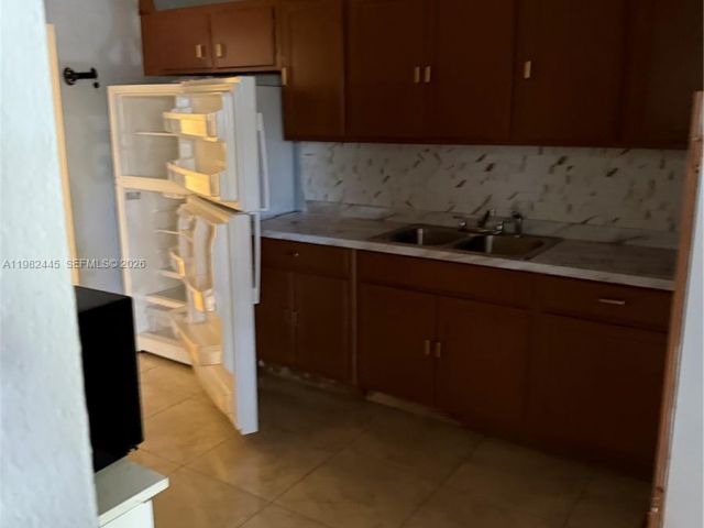 Дом в аренду по адресу 18811 NW 24th Ave 0 - фото 7479856