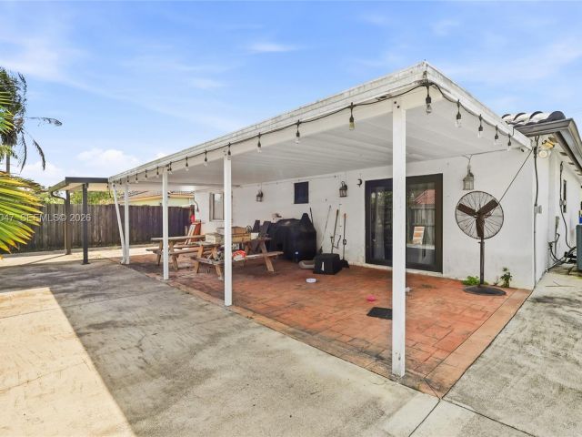 Продажа дома по адресу 12633 SW 224th St - фото 7466310