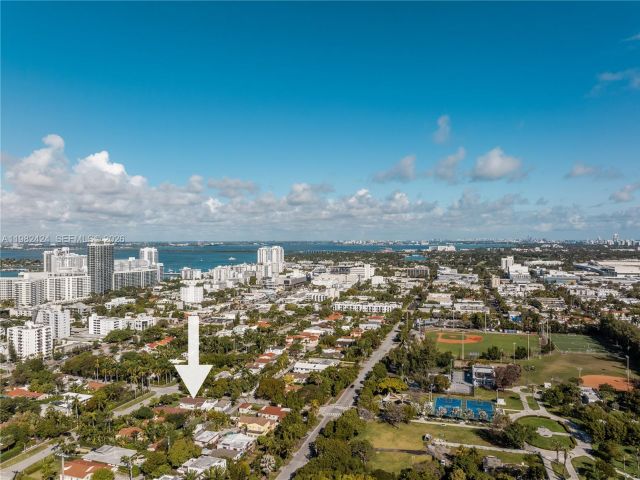 Продажа дома по адресу 1255 Lenox Ave - фото 7468444