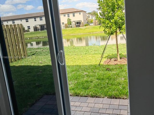 Дом в аренду по адресу 12560 NW 22nd Pl - фото 7466267