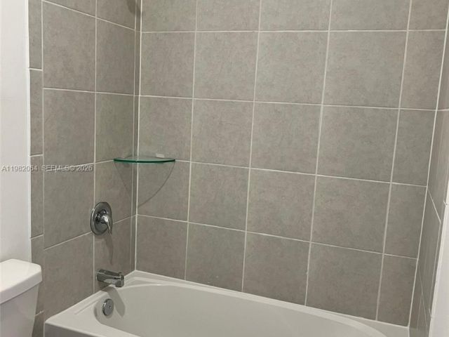 Дом в аренду по адресу 12560 NW 22nd Pl - фото 7466278