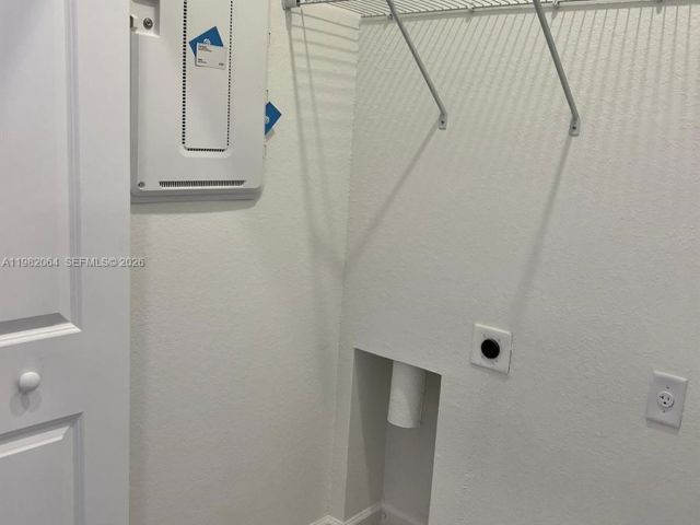 Дом в аренду по адресу 12560 NW 22nd Pl - фото 7466284