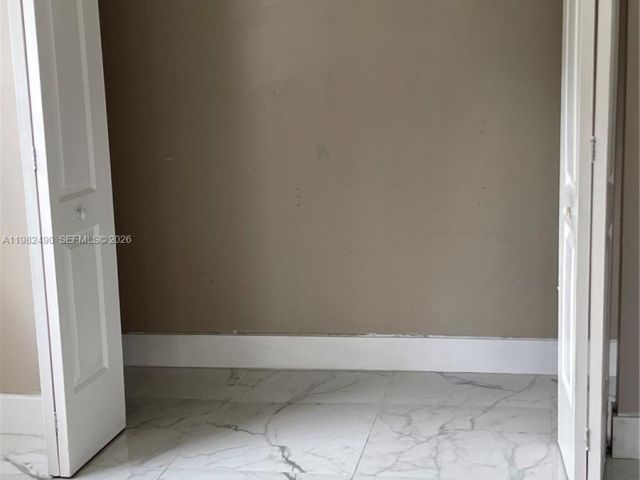 Дом в аренду по адресу 881 NE 156 TER. - фото 7480788