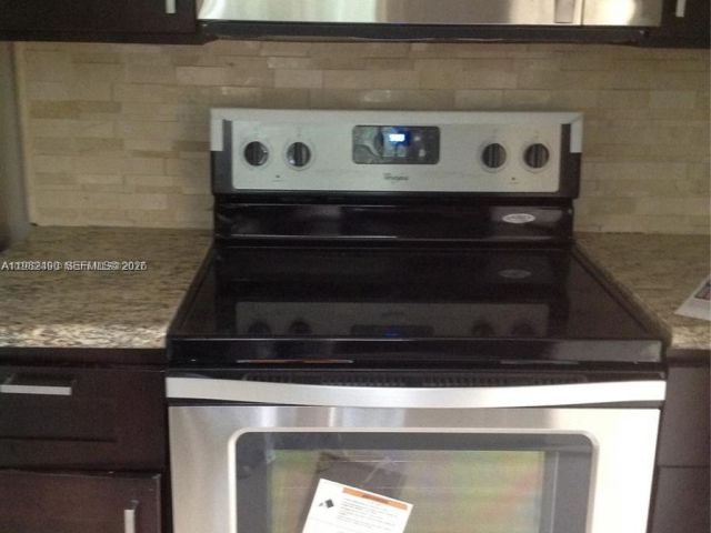 Дом в аренду по адресу 881 NE 156 TER. - фото 7480794