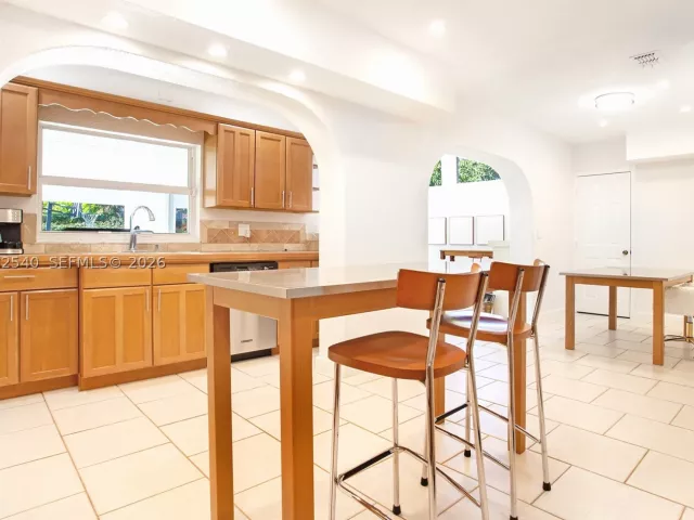 Продажа дома по адресу 100 SW 26th Rd - фото 9133605